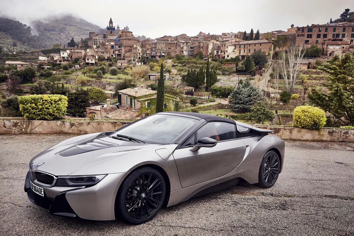BMW i8 Roadster. Sfizio vestito da supercar [Video] (4)
