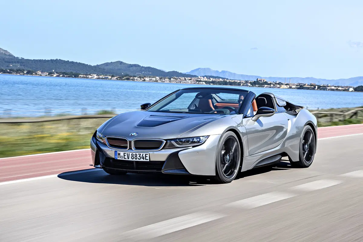 BMW i8 Roadster. Sfizio vestito da supercar [Video] (5)