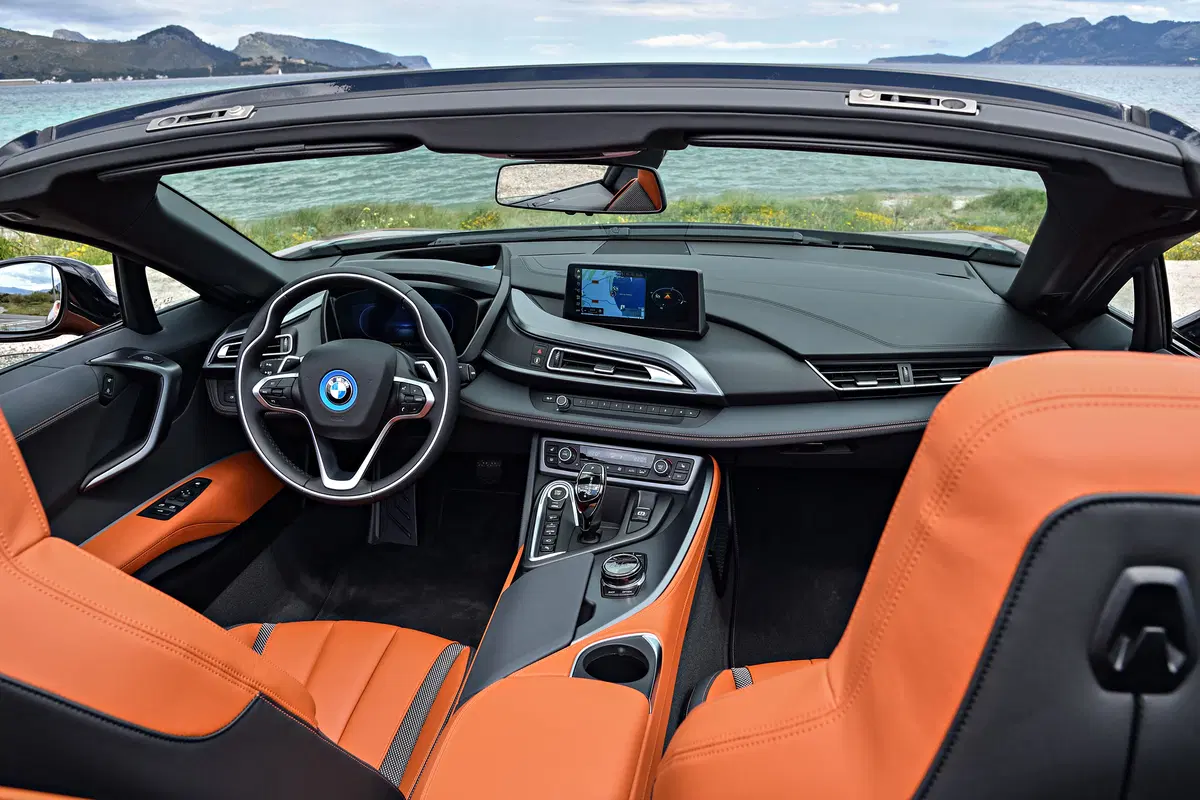 BMW i8 Roadster. Sfizio vestito da supercar [Video] (28)