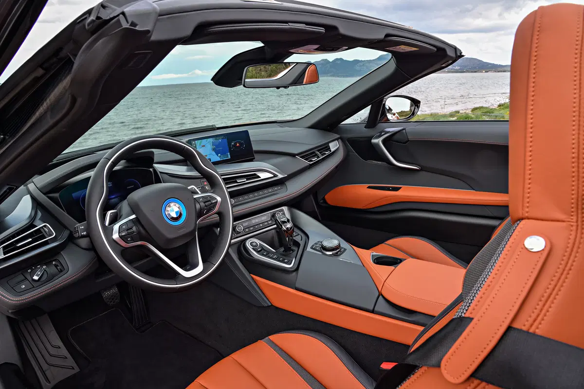 BMW i8 Roadster. Sfizio vestito da supercar [Video] (31)