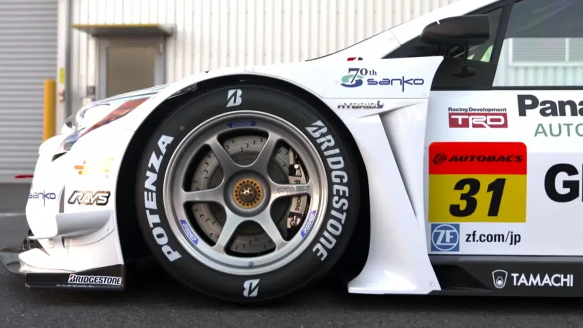 Toyota Prius GT300: l'ibrida col V8 (2)