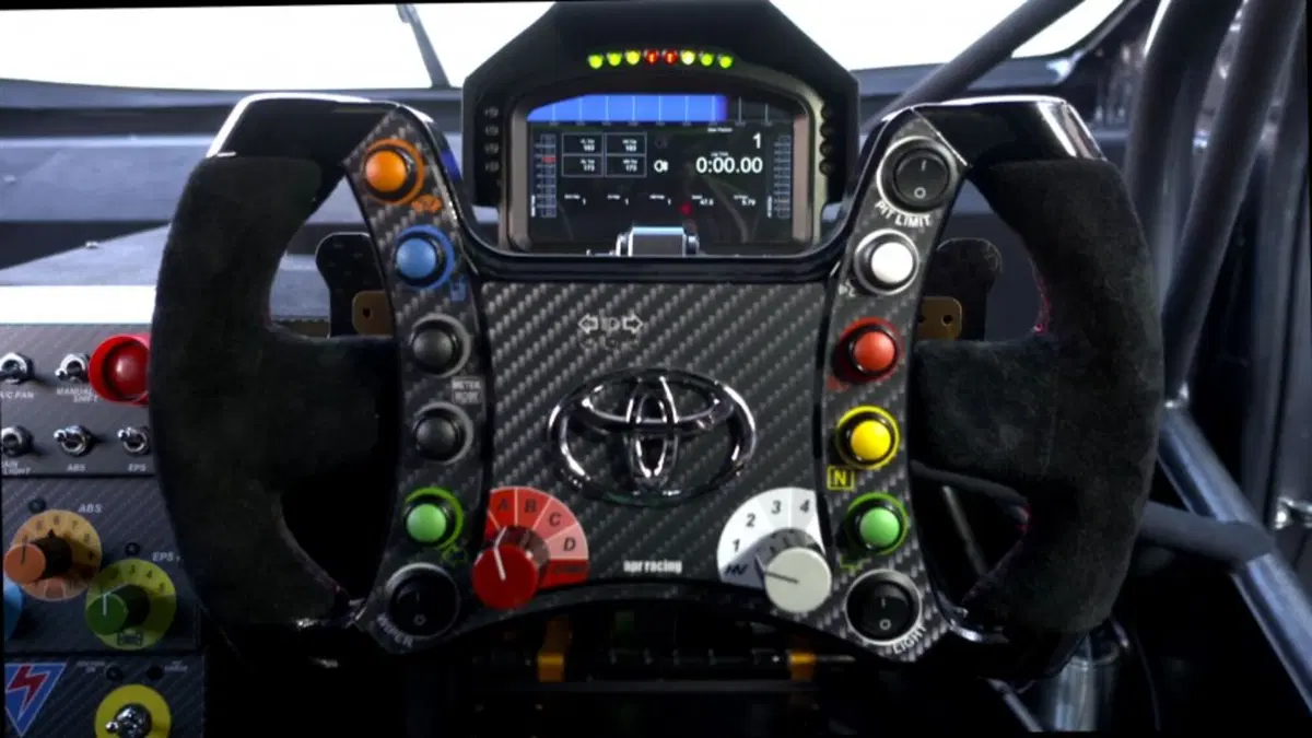 Toyota Prius GT300: l'ibrida col V8 (5)