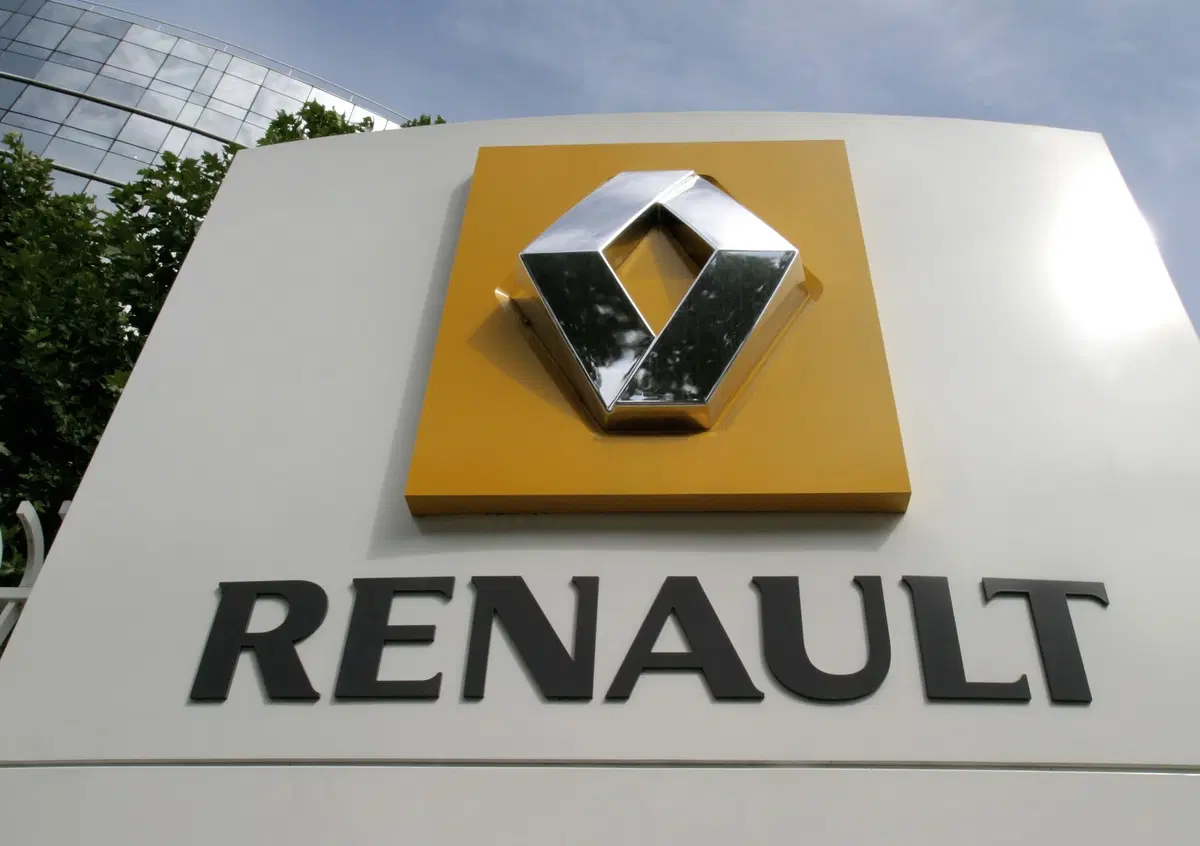 Renault, emissioni: richiamo per 15.000 auto