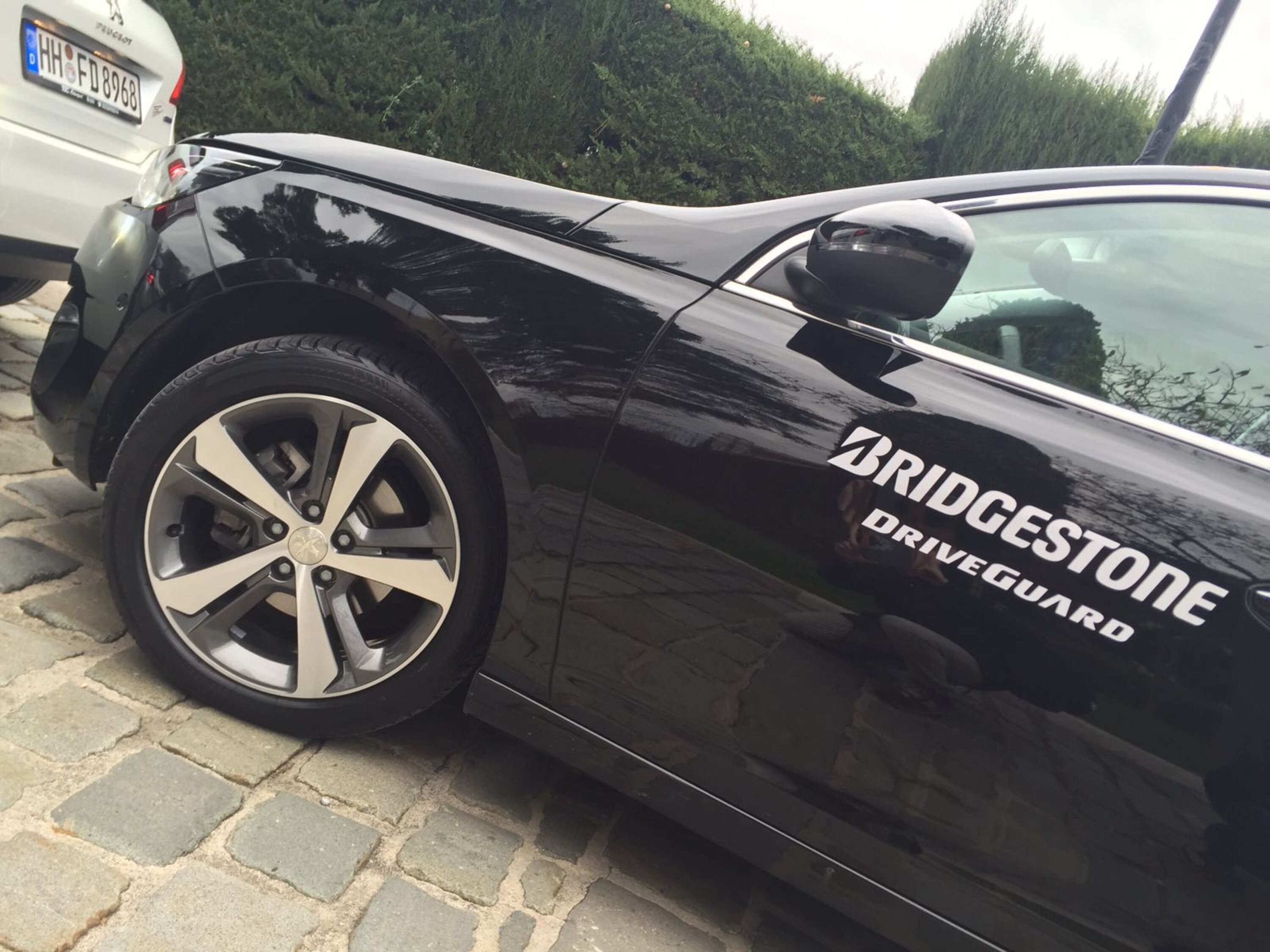 Bridgestone DriveGuard, la gomma anti-foratura pi&ugrave; efficace di un run-flat [Live]
