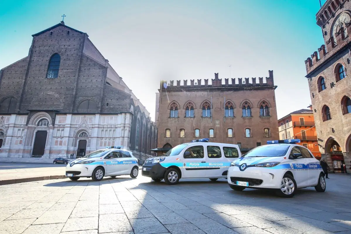 Renault: in Emilia Romagna debutta la flotta elettrica (4)