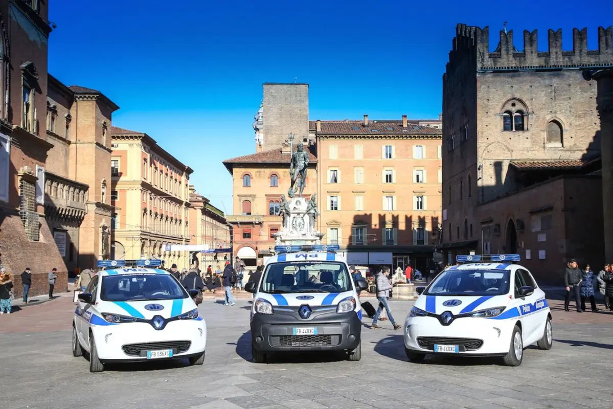 Renault: in Emilia Romagna debutta la flotta elettrica (7)