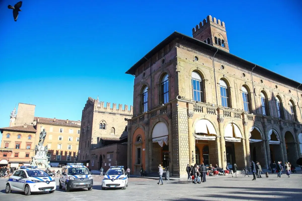 Renault: in Emilia Romagna debutta la flotta elettrica (9)