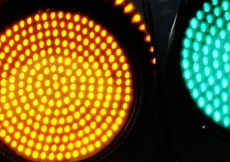 Semafori: avranno tutti lampade a led. C'&egrave; la legge