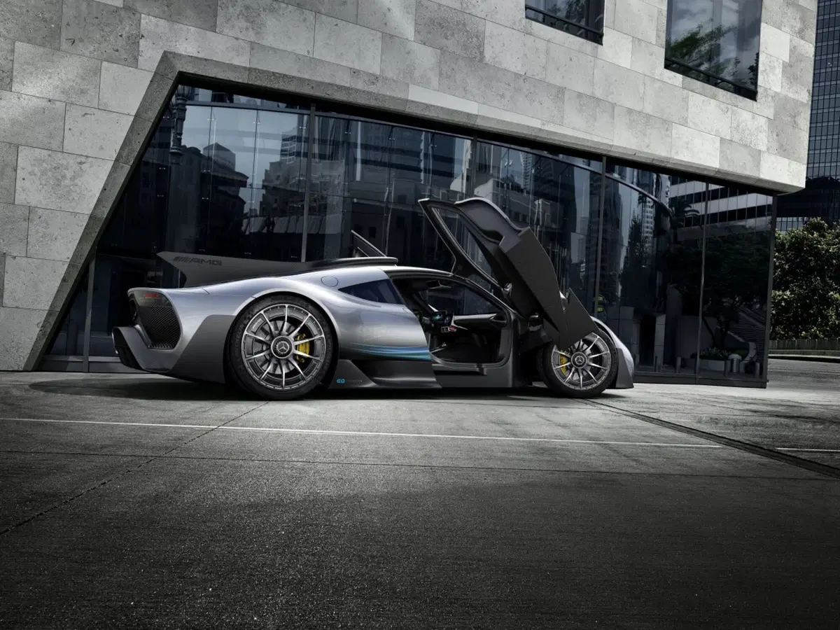 Mercedes-AMG Project One, anteprima alla Mille Miglia 2018 (6)