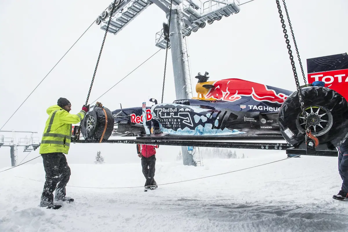 Red Bull RB7 show sulla neve al Kitzbuhel con Max Verstappen (6)
