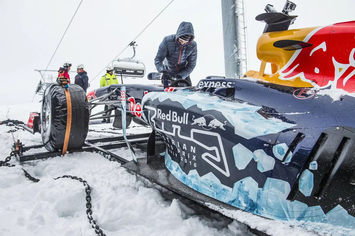 Red Bull RB7 show sulla neve al Kitzbuhel con Max Verstappen (9)