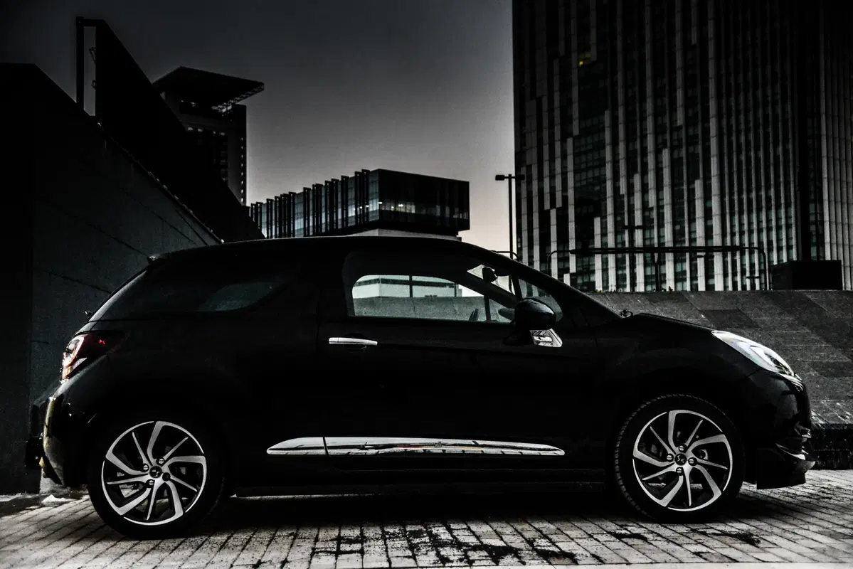 DS 3 Black Lezard, edizione limitata in nome dell’eleganza (18)