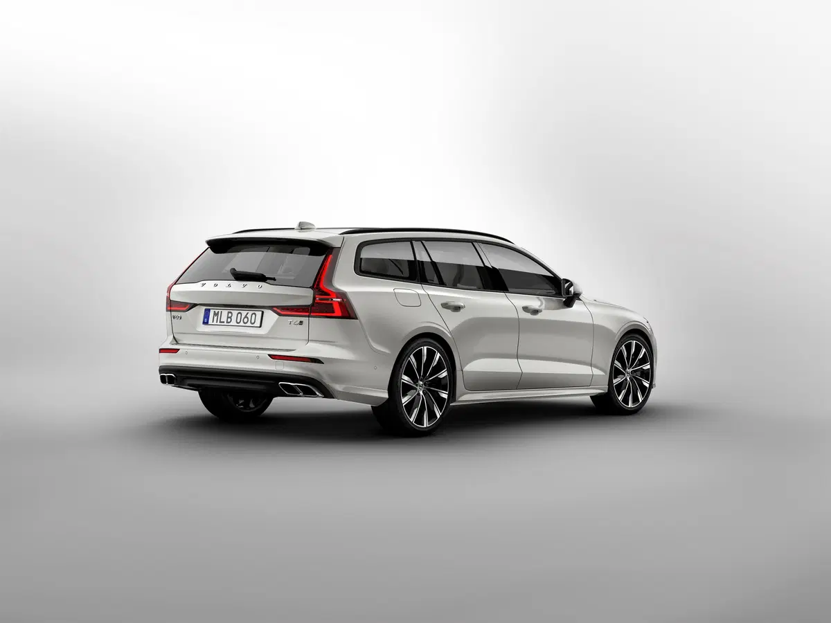 Volvo V60 T6 Plug-in Hybrid AWD automatico Ultra Dark (4)