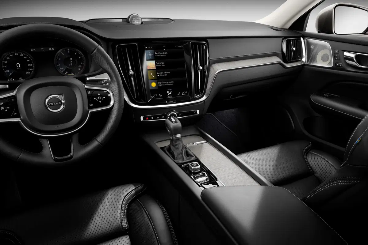 Volvo V60 T6 Plug-in Hybrid AWD automatico Ultra Dark (20)