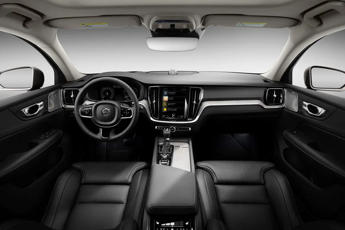 Volvo V60 T6 Plug-in Hybrid AWD automatico Ultra Dark (15)