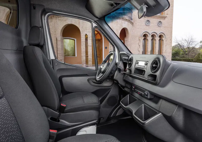 Mercedes-Benz Sprinter (15)