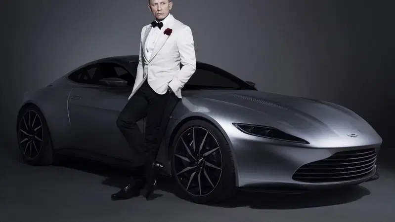 L'Aston Martin DB10 di Spectre va all'asta: 1,5 mln di euro