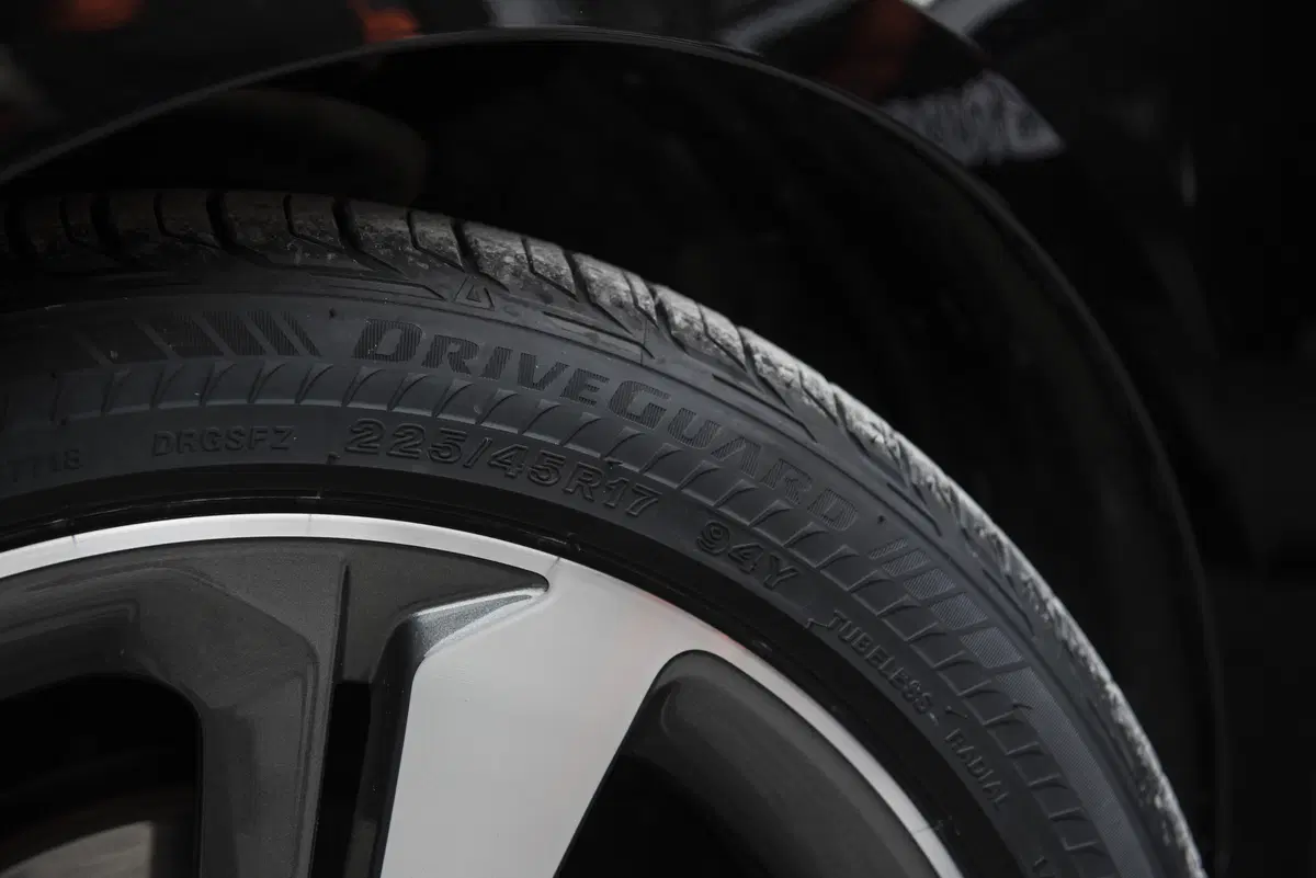 Bridgestone DriveGuard, il primo run-fat ideale per ogni auto (14)