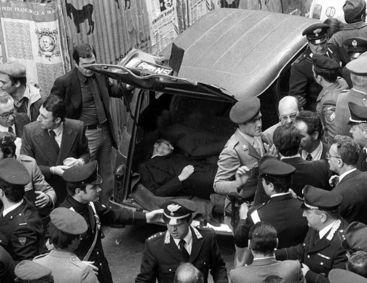 La Renault 4 di Aldo Moro, il simbolo degli anni di piombo (6)