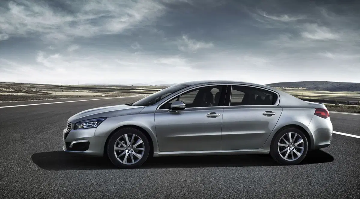 Peugeot 508, arriva la 508 Berlina (4)