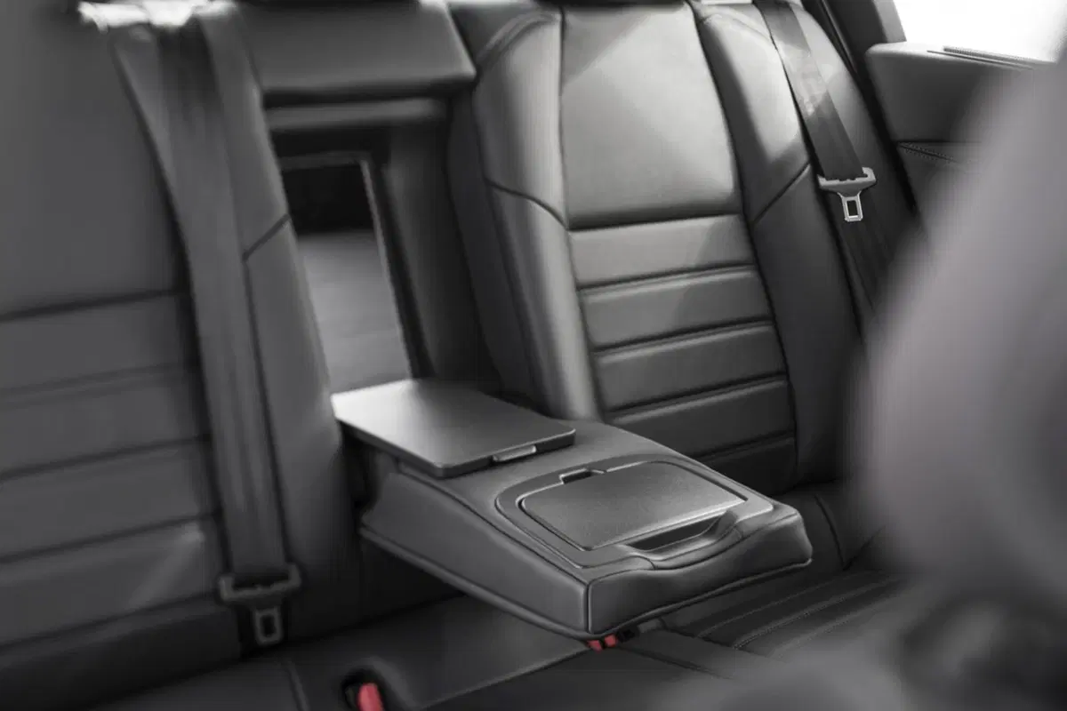 Peugeot 508, arriva la 508 Berlina (7)