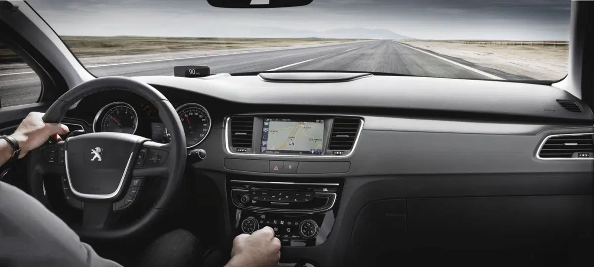 Peugeot 508, arriva la 508 Berlina (6)