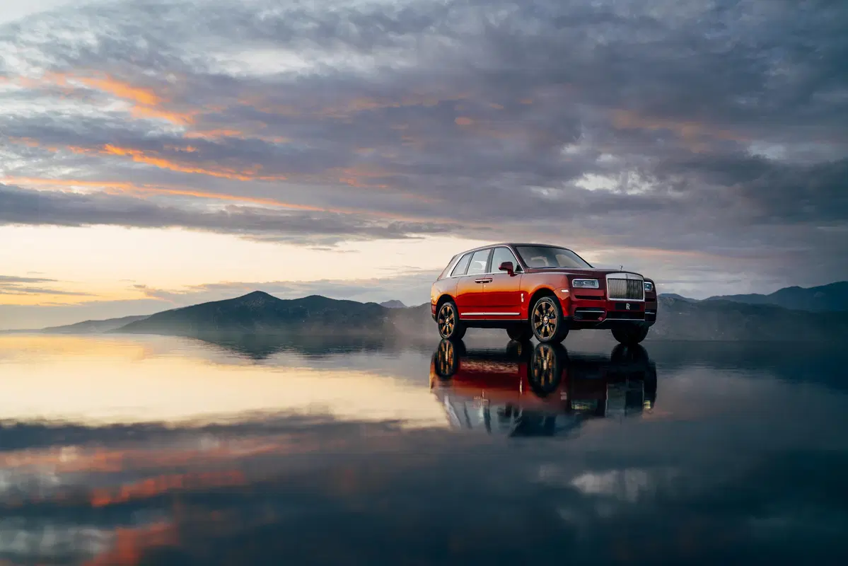 Rolls-Royce Cullinan, ecco il primo SUV della casa britannica (2)