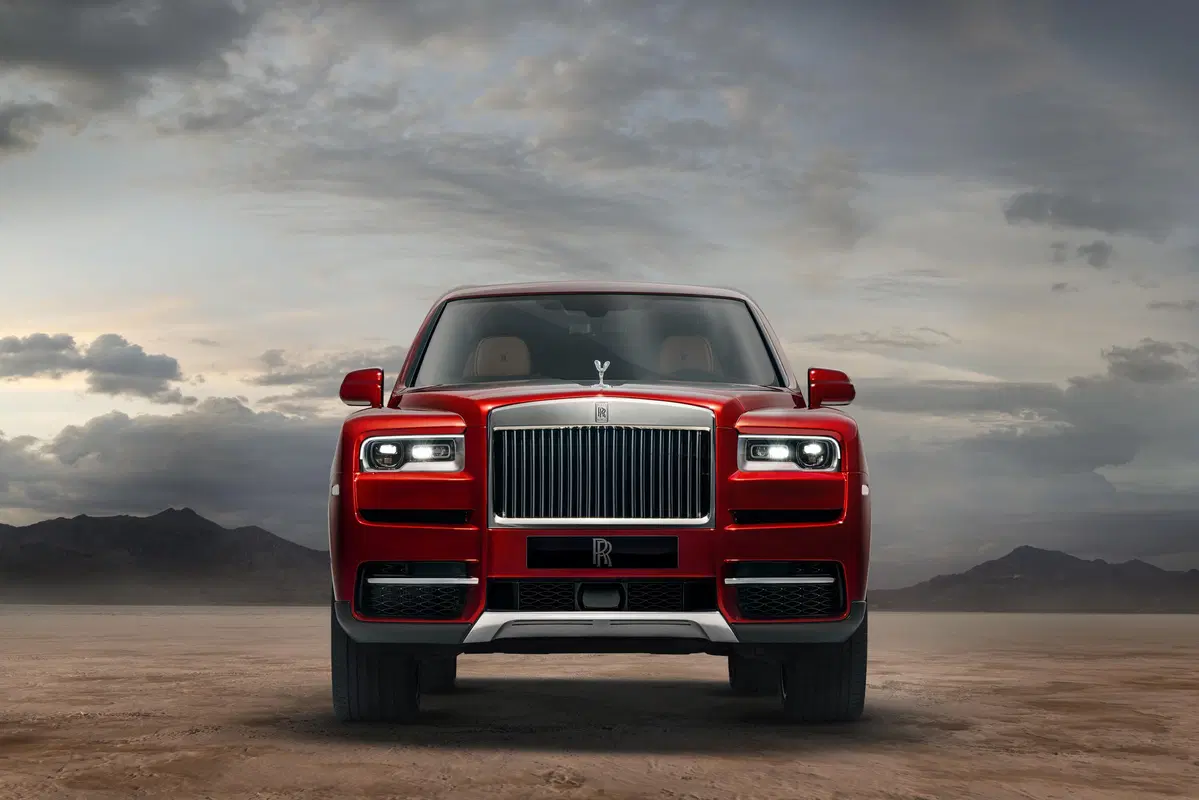 Rolls-Royce Cullinan, ecco il primo SUV della casa britannica (7)