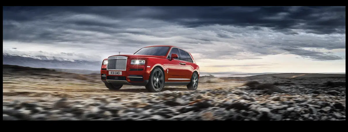 Rolls-Royce Cullinan, ecco il primo SUV della casa britannica (12)