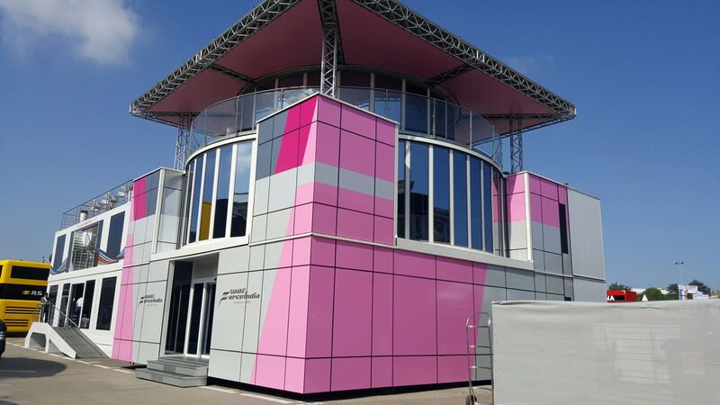 Il paddock in rosa della Force India