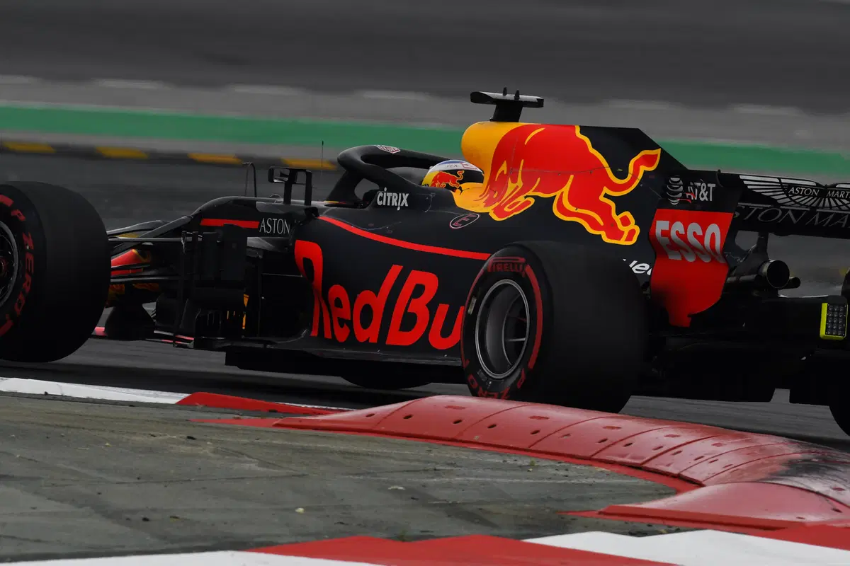 F1, GP Spagna 2018: pole per Hamilton. Terzo Vettel (19)