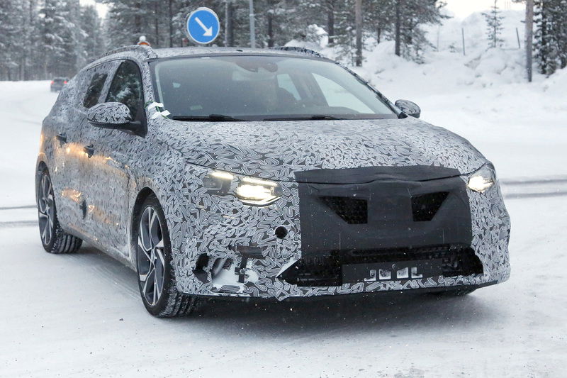 Nuova Renault Megane Sport Tourer: arriva nel 2016