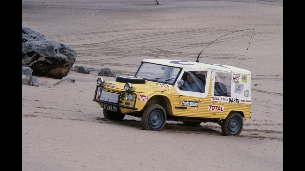 La M&eacute;hari al seguito della Parigi-Dakar del 1980. Fu impiegata come vettura per il supporto medico