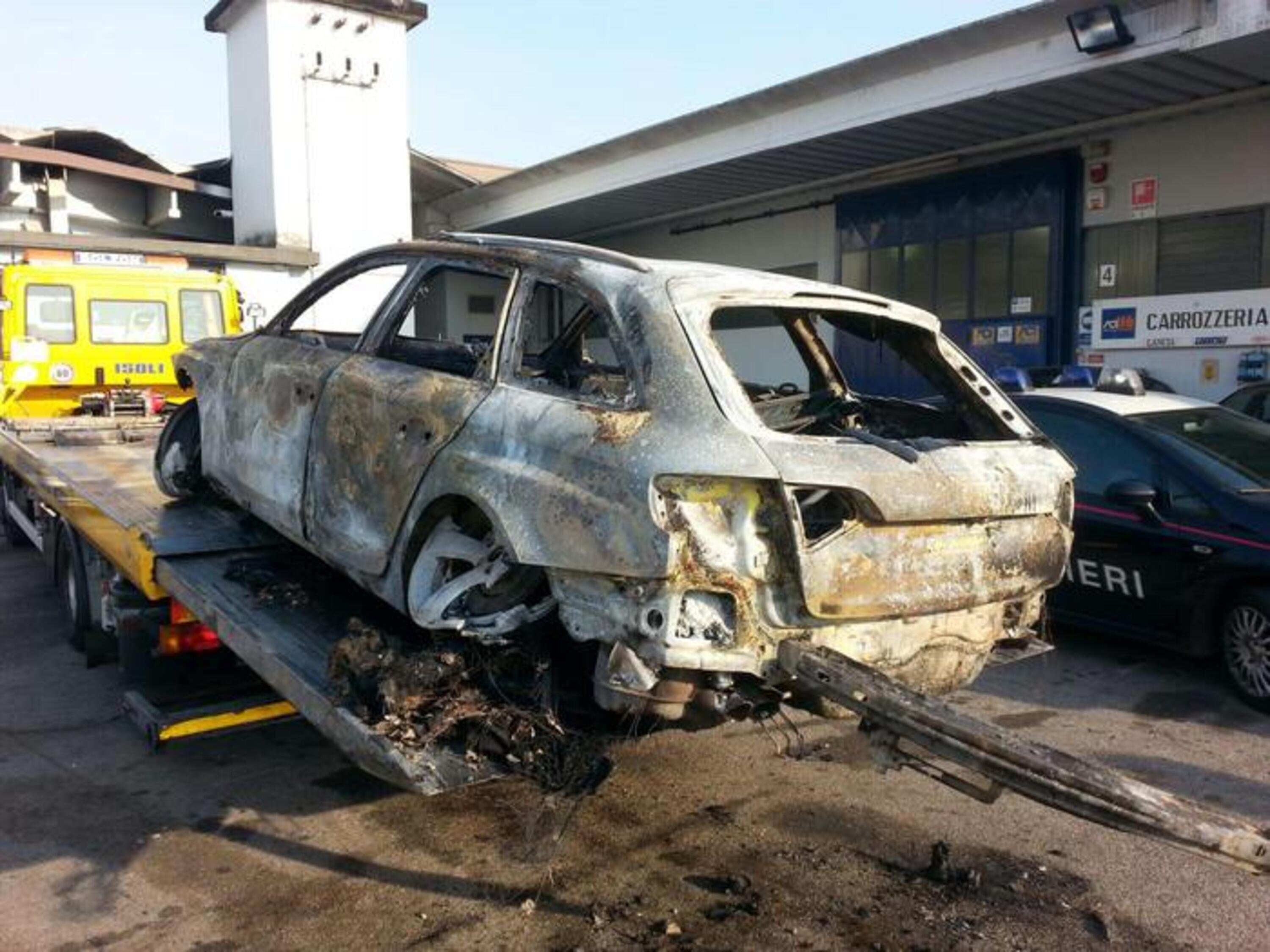 Audi gialla trovata bruciata nel trevigiano
