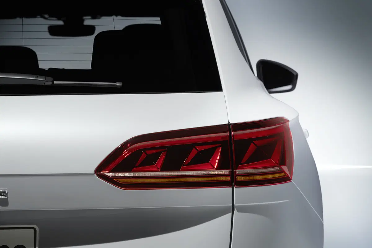 Volkswagen Touareg 2018, ecco il SUV VW visto da vicino [Video] (12)