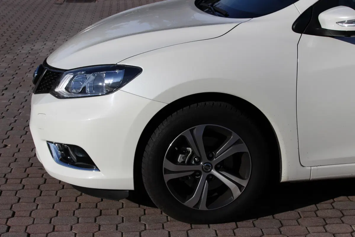 Nissan Pulsar AMboxing