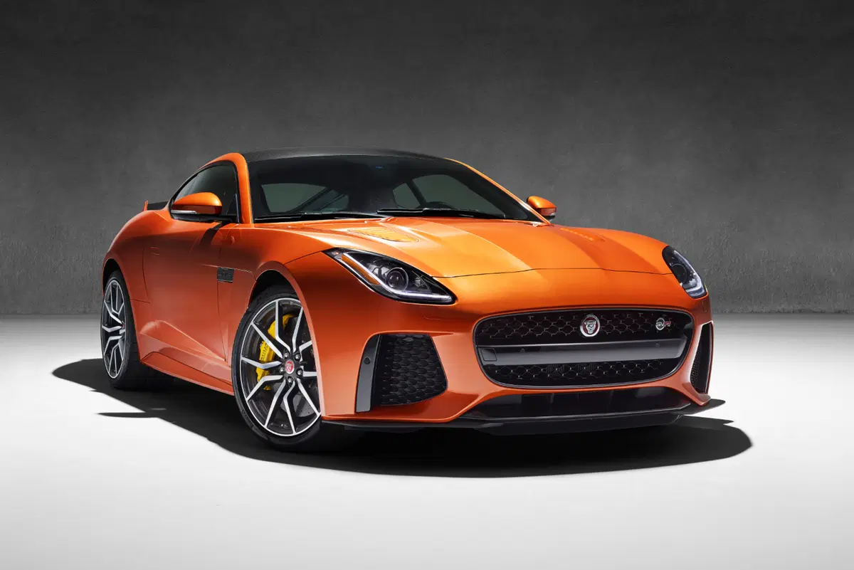 Jaguar F-Type SVR: a Ginevra con 575 cavalli [Video]