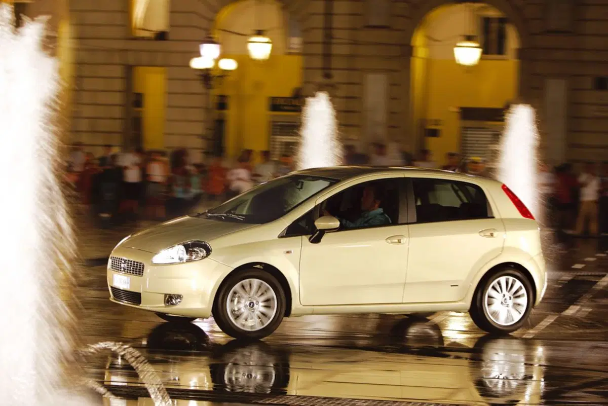 Fiat Punto, dagli anni '90 ad oggi. 25 anni di storia dell'utilitaria torinese (11)