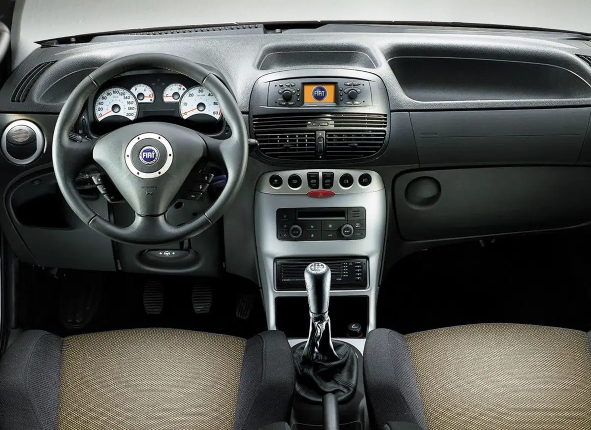 Fiat Punto, dagli anni '90 ad oggi. 25 anni di storia dell'utilitaria torinese (56)