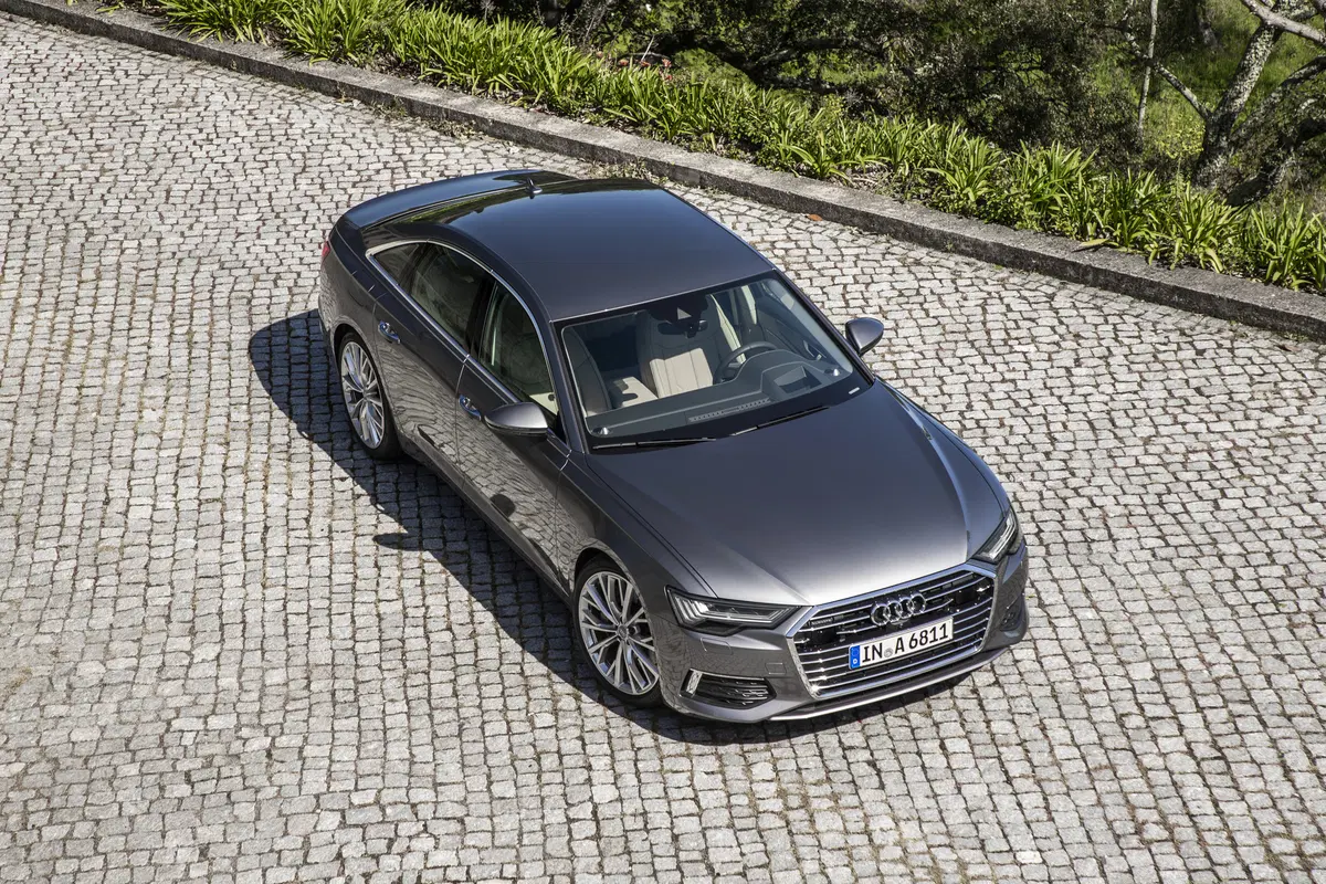 Audi A6 Sedan 2018. Tecnologia di A7 e A8 e che handling! (11)