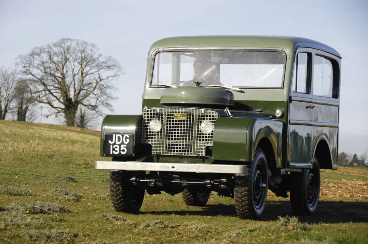 Land Rover Defender: la produzione si ferma a 2.016.933 esemplari (2)
