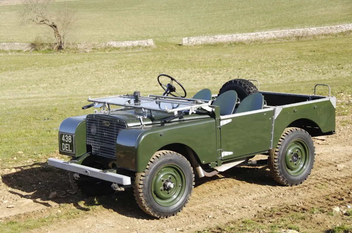 Land Rover Defender: la produzione si ferma a 2.016.933 esemplari (10)