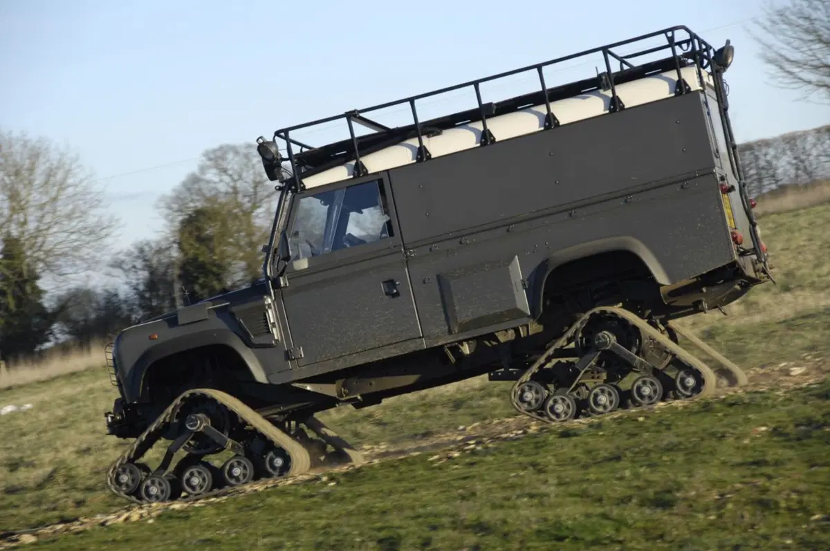 Land Rover Defender: la produzione si ferma a 2.016.933 esemplari (11)