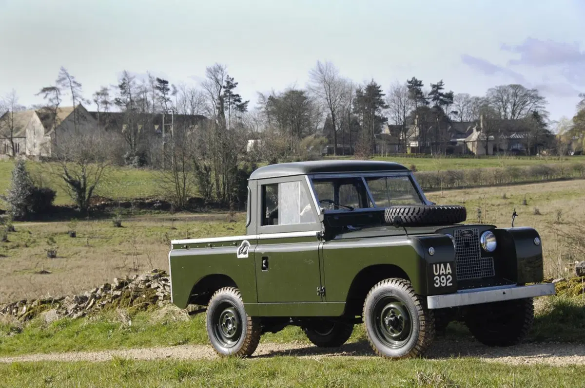 Land Rover Defender: la produzione si ferma a 2.016.933 esemplari (15)