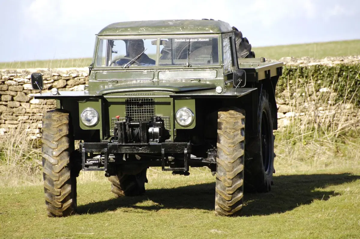 Land Rover Defender: la produzione si ferma a 2.016.933 esemplari (24)