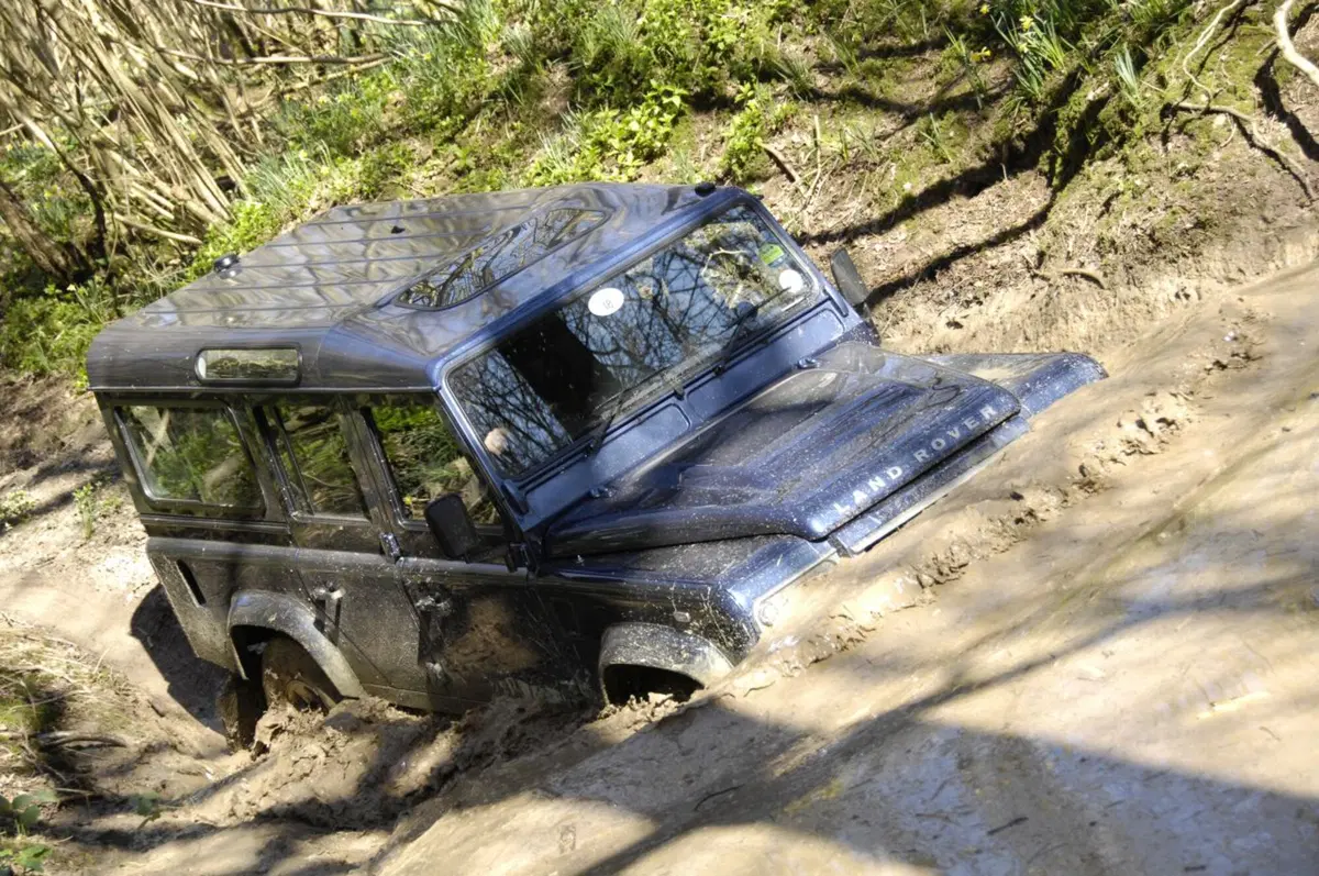 Land Rover Defender: la produzione si ferma a 2.016.933 esemplari (25)