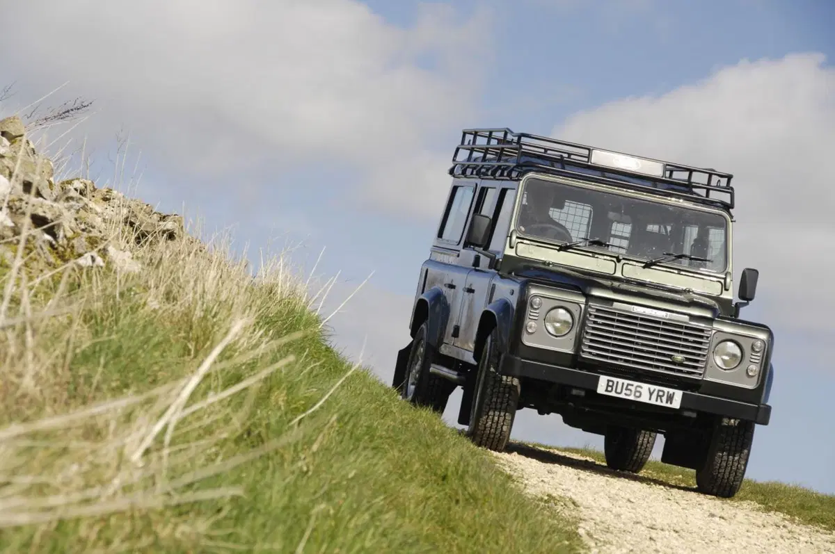 Land Rover Defender: la produzione si ferma a 2.016.933 esemplari (27)