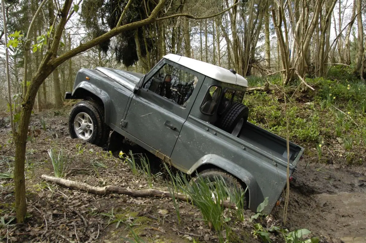 Land Rover Defender: la produzione si ferma a 2.016.933 esemplari (31)