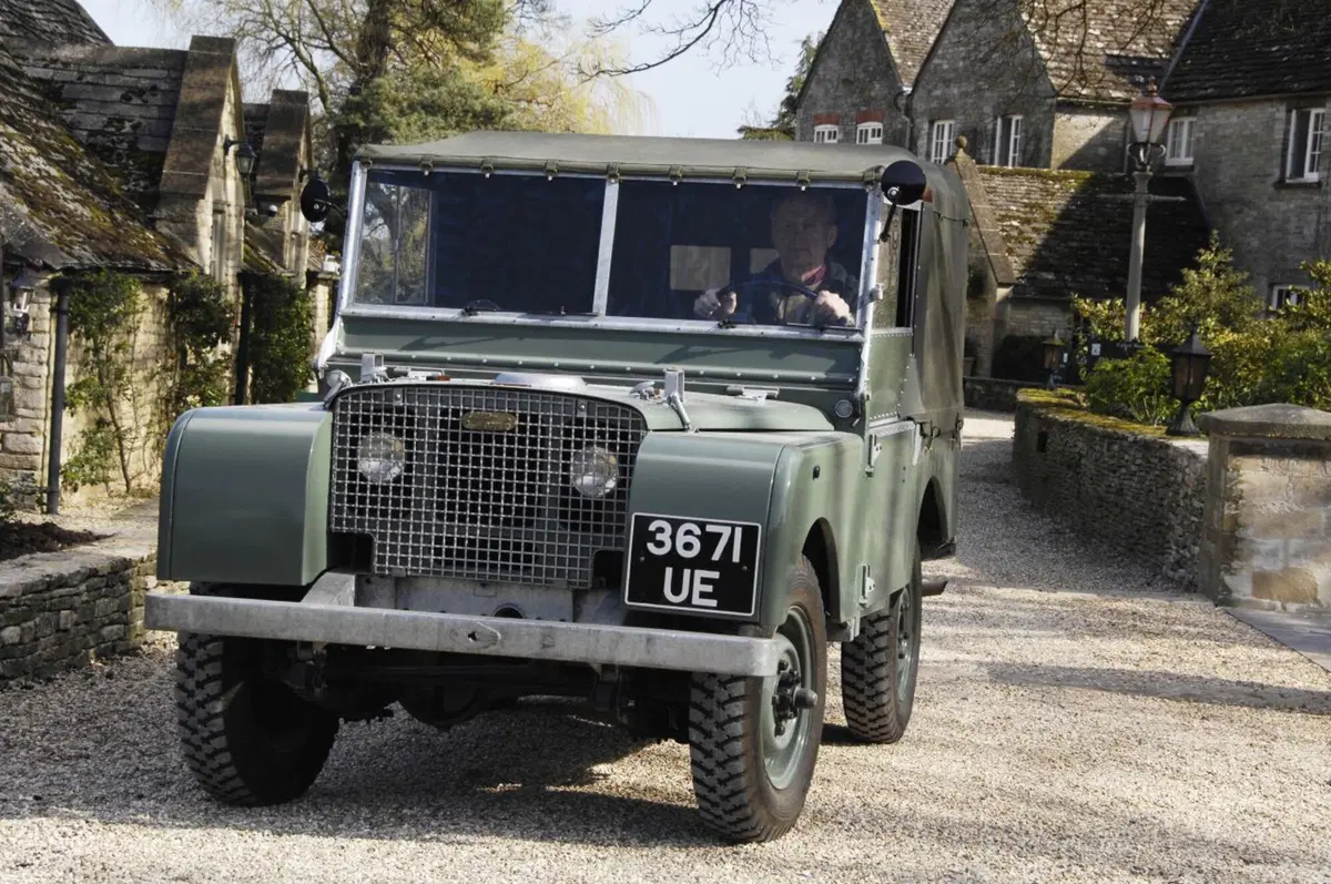 Land Rover Defender: la produzione si ferma a 2.016.933 esemplari (32)