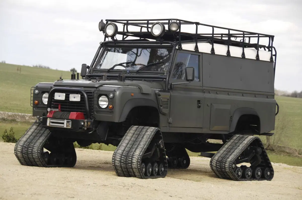 Land Rover Defender: la produzione si ferma a 2.016.933 esemplari (37)